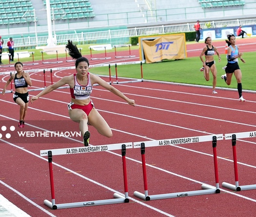 Kỷ lục gia Nguyễn Thị Huyền ngậm ngùi nhìn “bại tướng” SEA Games giành HCV 400m rào châu Á 