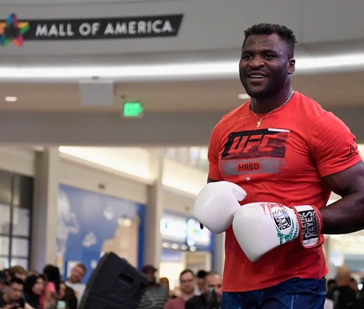 Tyson Fury giúp Francis Ngannou kiếm tiền gấp 10 lần ở UFC?