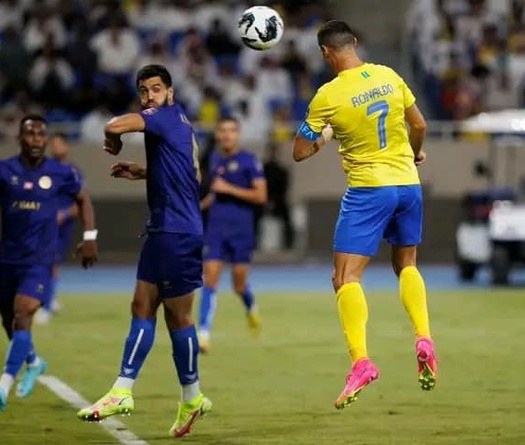 Ronaldo chấm dứt chuỗi 7 trận tịt ngòi, tới gần mốc 850 bàn thắng