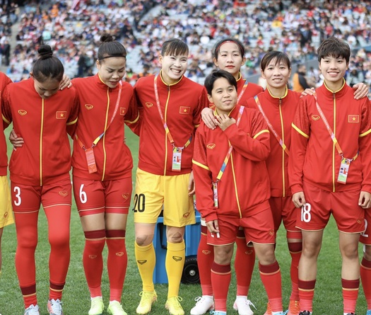Nữ chiến binh 35 tuổi Thùy Trang trở về nước khóc nghẹn khi không đá phút nào ở World Cup 2023