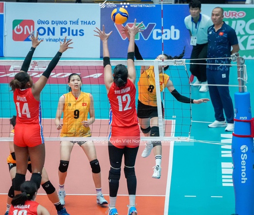 Báo Philippines: Thanh Thuý và tuyển bóng chuyền nữ Việt Nam tránh khỏi thảm hoạ trước đội sinh viên Philippines