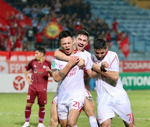 Viettel vào chung kết Cúp QG nhờ bàn thắng giống Nhâm Mạnh Dũng ở SEA Games 31