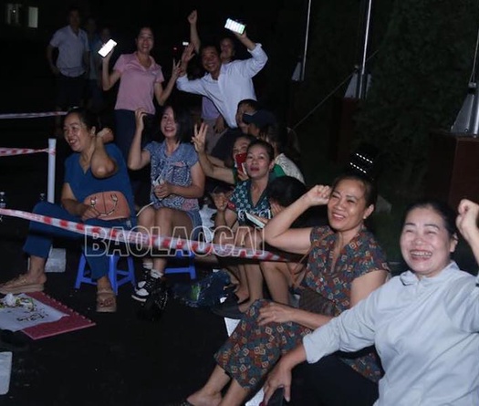 CĐV xếp hàng xuyên đêm mua vé, sức hút giải bóng chuyền VTV Cup 2023 ngày càng lớn