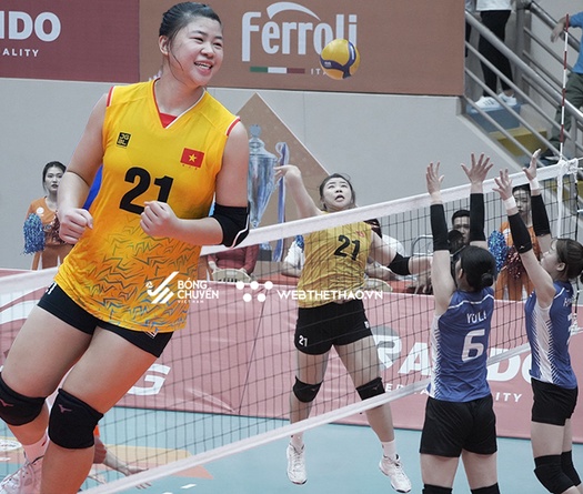 Chủ công BTL Thông Tin Phương Thùy ra mắt tuyển bóng chuyền Việt Nam 2 cực kỳ ấn tượng