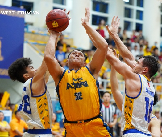 Chùm ảnh: Nha Trang Dolphins hạ gục City Wings trên sân nhà, chốt vé Playoffs VBA 2023