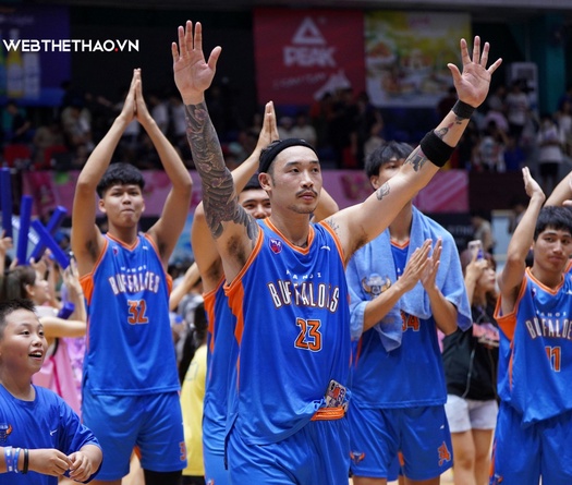 Chùm ảnh: Hanoi Buffaloes ngược dòng ngoạn mục trước Saigon Heat, leo lên đỉnh BXH VBA 2023