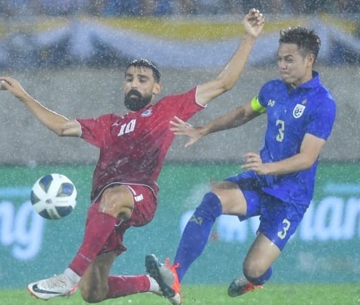 Trọng tài “biếu” penalty, Thái Lan vẫn đau đớn dâng chức vô địch King’s Cup cho Iraq