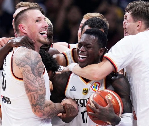 Cựu sao Lakers Dennis Schroder rực sáng, được bầu là MVP tại FIBA World Cup 2023 