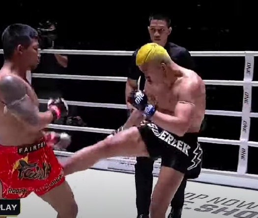 ONE Championship: Superlek ngắt mạch toàn thắng của "Người sắt" Rodtang