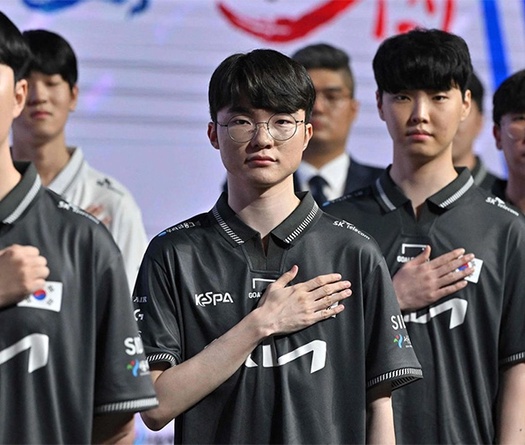 Faker tiết lộ gặp vấn đề về sức khỏe, không thể góp mặt ở bán kết LMHT ASIAD 19