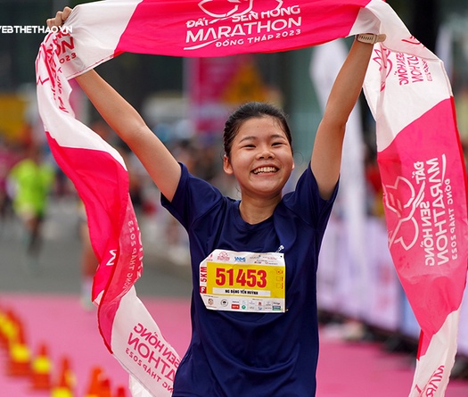 Mồ hôi, nụ cười và những khoảnh khắc ấn tượng Đất Sen Hồng Marathon Đồng Tháp 2023
