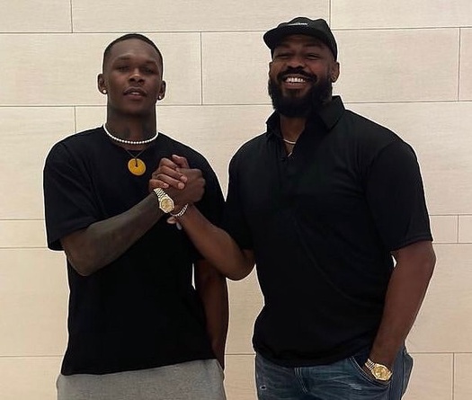 Jon Jones khuyên Israel Adesanya nên tạm rời xa sàn đấu UFC