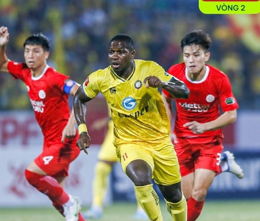 Kiểm tra VAR mất 7 phút, Thanh Hóa rơi chiến thắng ở phút 99