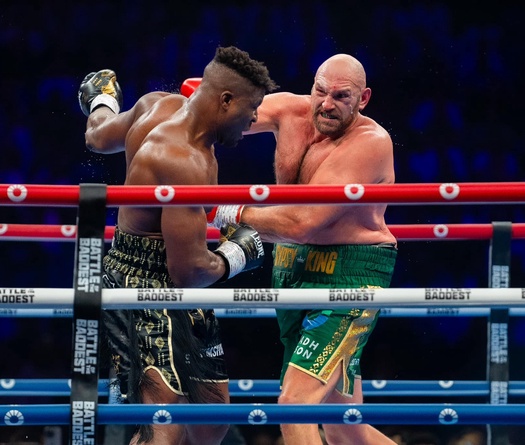 Tyson Fury dời lịch thống nhất đai với Oleksandr Usyk: Cũng vì Francis Ngannou