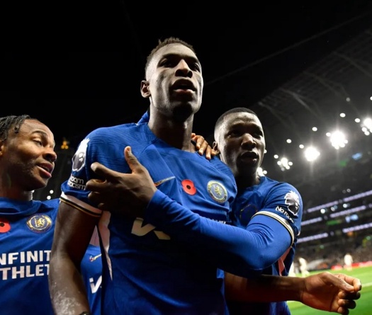 Jackson lập hat-trick điên rồ cho Chelsea khi Tottenham còn 9 người