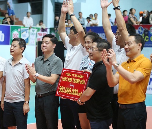 Bóng chuyền nữ Thanh Hóa nhận thưởng khủng sau trận thắng rơi nước mắt