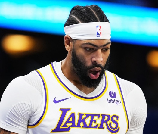 Anthony Davis khiến CĐV Los Angeles Lakers đứng ngồi không yên vì chấn thương mới
