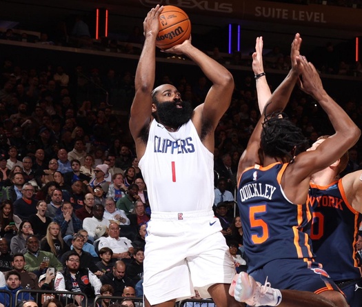 Ghi 17 điểm nhưng thua trận ra mắt, James Harden cảm thấy… kỳ kỳ với LA Clippers?