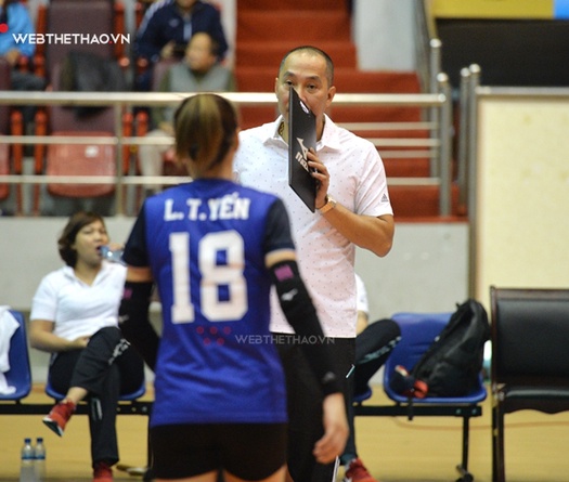 Bóng chuyền nữ Quảng Ninh thua trắng Long An, HLV Nguyễn Tuấn Kiệt vẫn giấu bài!