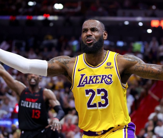 Los Angeles Lakers gửi khiếu nại lên NBA vì trọng tài và… LeBron James