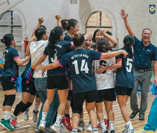 Ngược dòng xuất sắc trước ĐH Duy Tân, nữ ĐH TDTT Đà Nẵng vô địch Bóng chuyền Sinh viên toàn quốc