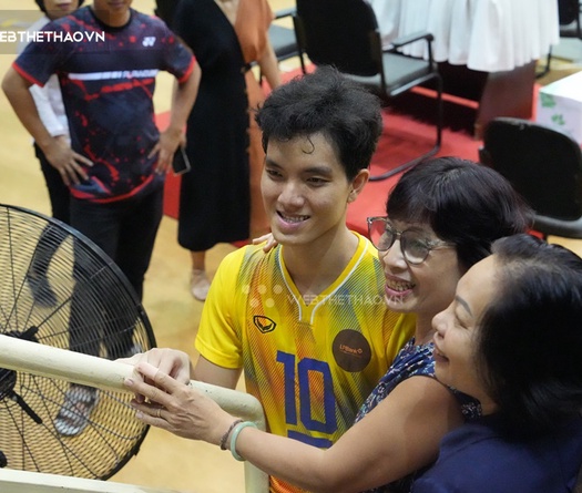 Nụ cười giải toả áp lực của Bích Tuyền đưa bóng chuyền Ninh Bình lên đỉnh BXH