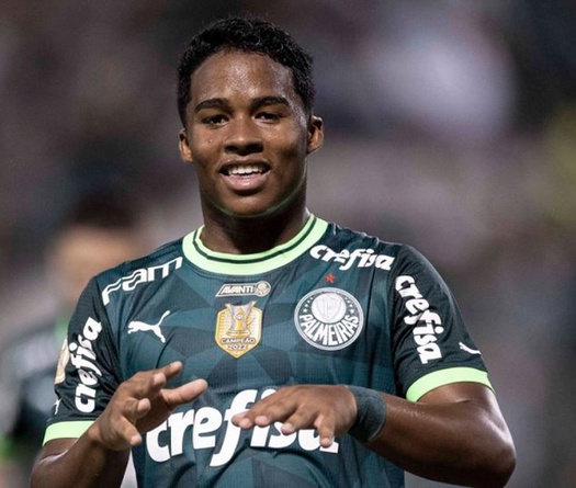 Endrick chuẩn bị vượt qua Ronaldo ở vị trí cầu thủ trẻ nhất tuyển Brazil