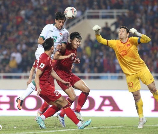 Tuyển Việt Nam và bốn lần gục ngã đau đớn phút bù giờ trước Iraq