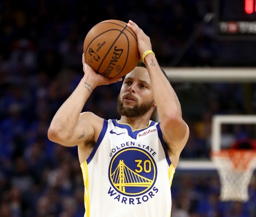 Stephen Curry hé lộ một phần bí quyết giúp anh trở thành tay ném 3 điểm vĩ đại nhất NBA