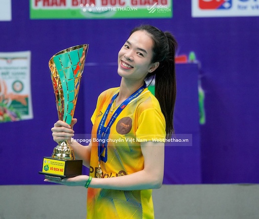 Lê Thanh Thúy: Nước mắt, ấm ức, nuối tiếc và đứng dậy với chiếc cúp bóng chuyền VĐQG 2023