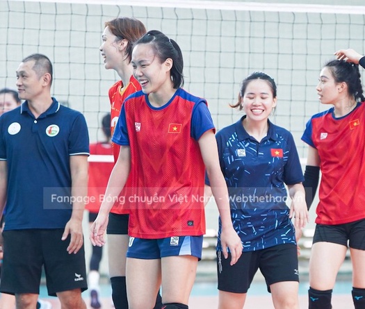 Đội tuyển bóng chuyền nữ Việt Nam đón sự trở lại của 2 trợ lý HLV "mới mà cũ"