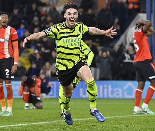 Arsenal trở thành chuyên gia thắng muộn sau màn ngược dòng kịch tính