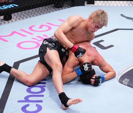 Hạ knockout đối thủ, tài năng Nhật Bản Tatsuro Taira nối dài chuỗi bất bại ở UFC