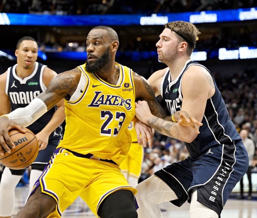 Trở lại mặt đất sau ngôi vô địch In-Season Tournament, Lakers nhận trái đắng từ Dallas Mavericks