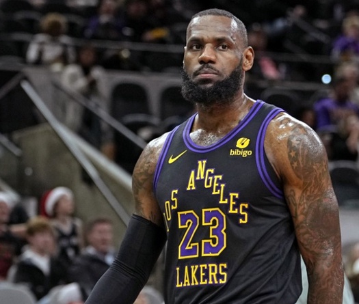 LeBron James hết lời khen ngợi Victor Wembanyama, gọi sao trẻ Pháp là "người ngoài hành tinh"
