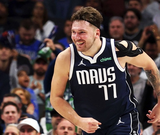 Luka Doncic chinh phục cột mốc lịch sử ở trận Giáng Sinh NBA, sánh vai cùng nhiều huyền thoại