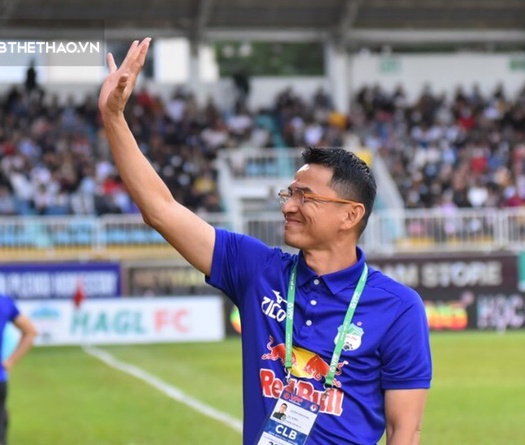 CAHN gây sốc, ký hợp đồng với HLV Kiatisuk chứ không phải Mano Polking?