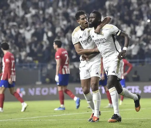 Real Madrid thắng trong hiệp phụ trận Siêu cúp có 8 bàn thắng