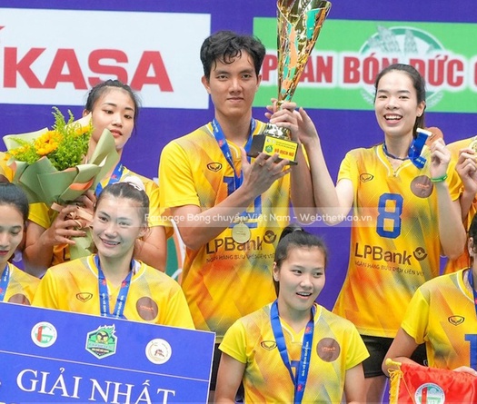 Trùng lịch AVC Club và cúp Hùng Vương, bóng chuyền nữ Ninh Bình sẽ chọn giải đấu nào?