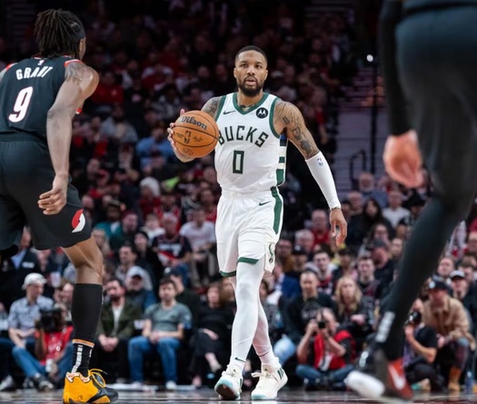 Damian Lillard đi nhầm phòng thay đồ, cảm động khi được chào đón nồng nhiệt bởi Portland