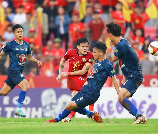 HAGL phải tự cứu mình trước khi “được cứu”