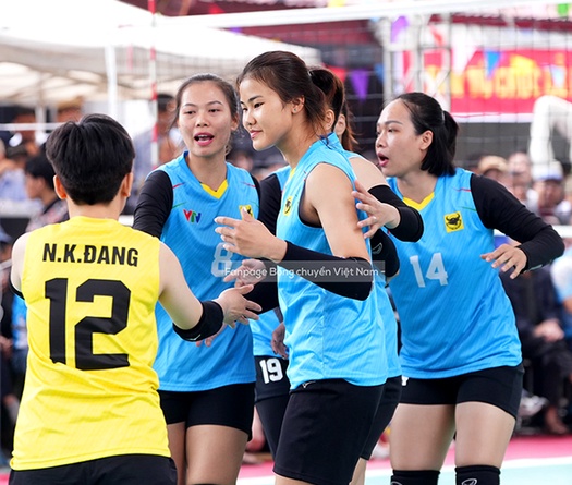 Đòi lại món nợ trước Hà Nội, VTV Bình Điền Long An giành ngôi vô địch bóng chuyền hội làng Kim Thiều