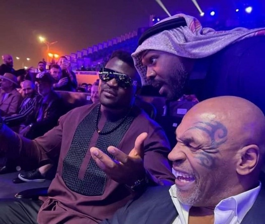 Jon Jones: Hạ Stipe Miocic xong, sẽ là Tom Aspinall và Francis Ngannou