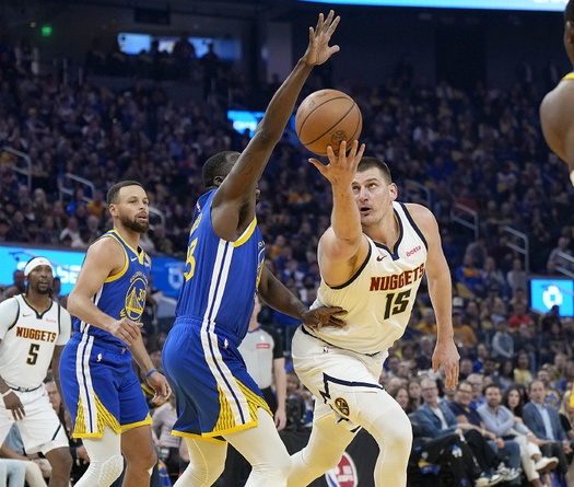 Nikola Jokic vượt mặt LeBron với triple-double khủng, hạ gục Stephen Curry và Golden State