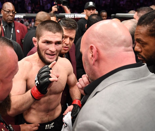 Dana White tiết lộ đãi ngộ khủng khiến Khabib không hứng thú quay lại MMA