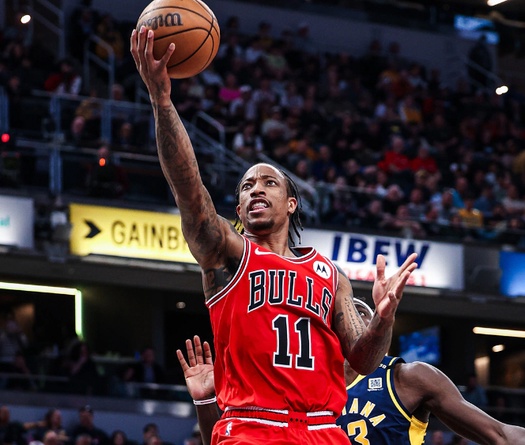 DeMar DeRozan vượt một lúc 3 huyền thoại NBA trong màn trình diễn “clutch" đẳng cấp