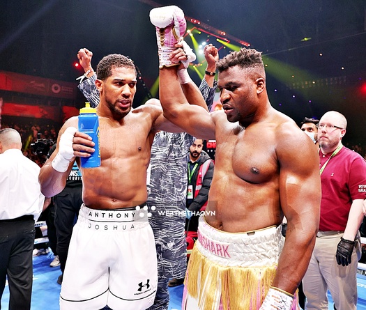Francis Ngannou văng khỏi top 10 WBC, Anthony Joshua rộng cửa so găng Tyson Fury