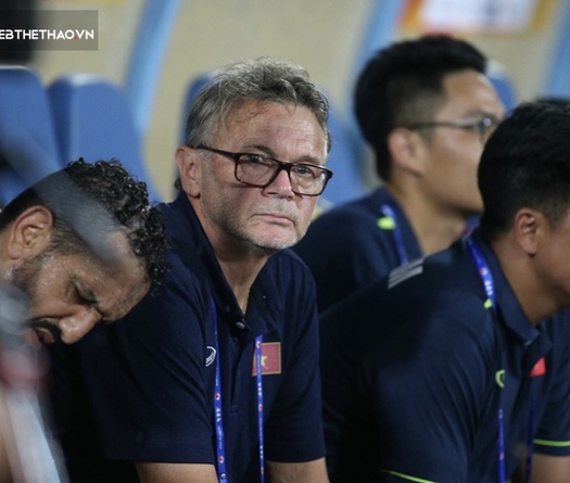 Lại thua Indonesia, HLV Troussier sẽ bị sa thải?