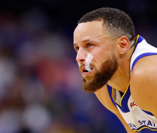 Stephen Curry trải lòng về Draymond Green bị đuổi sớm: "Chẳng ai muốn tự thua như vậy cả"