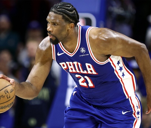 Joel Embiid tái xuất ấn tượng với diện mạo mới, thú nhận đã "trầm cảm" vì chấn thương